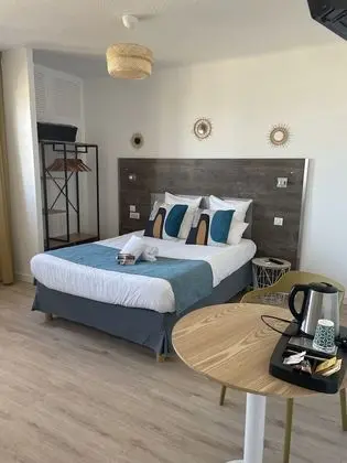Üç Kişilik Oda, Deniz Manzaralı