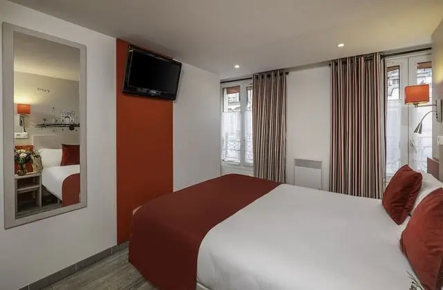 Standard Tek Büyük Yataklı Oda