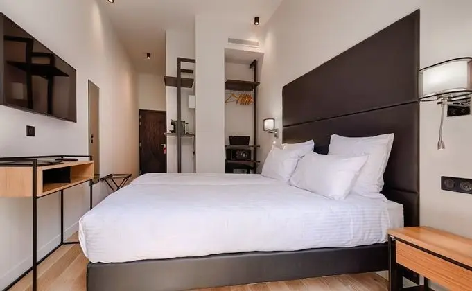 Classic Tek Büyük Yataklı Oda, 1 Çift Kişilik Yatak, Sigara İçilmez, Avlu Manzaralı