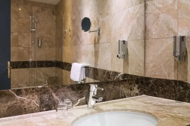 Standard Tek Büyük Yataklı Oda, Küvet