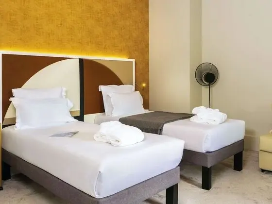 Superior Oda (2 single bed and single chair bed)