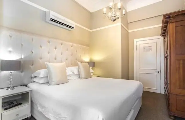 Luxury Tek Büyük Yataklı Oda