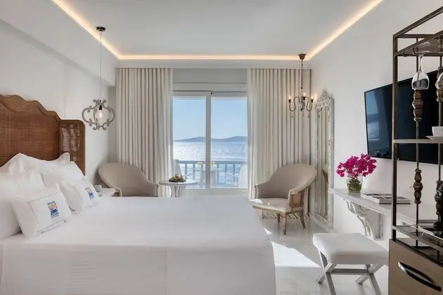 Signature Aegean Room with Outdoor Jetted Tub & Sea View