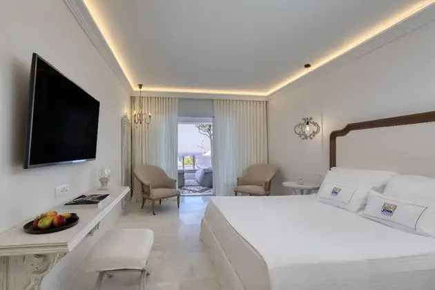 Signature Two Bedroom Suite with Private Pool & Sea View