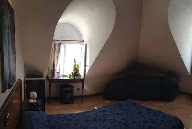 Üç Kişilik Oda (Optional 1 Additional Single Bed)