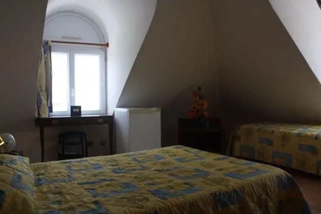 Üç Kişilik Oda (Optional 1 Additional Single Bed)
