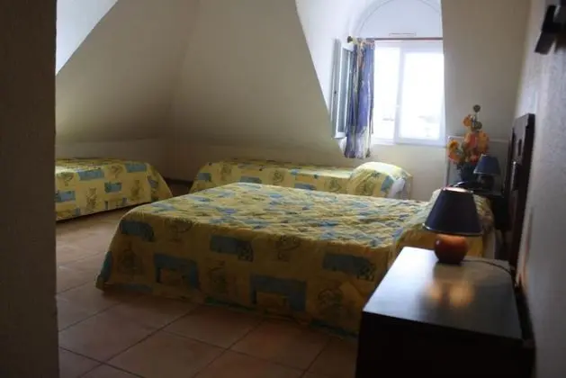 Üç Kişilik Oda (Optional 1 Additional Single Bed)