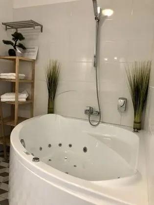 Superior Oda, Jakuzi