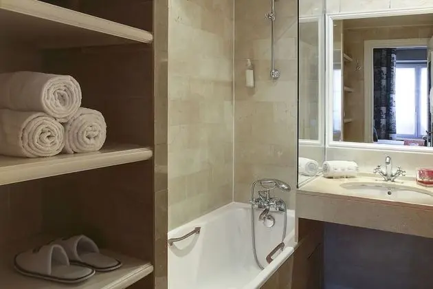 Tek Büyük Yataklı Oda