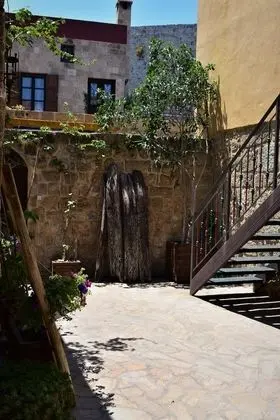 Süit, Ek Bina (Medieval)