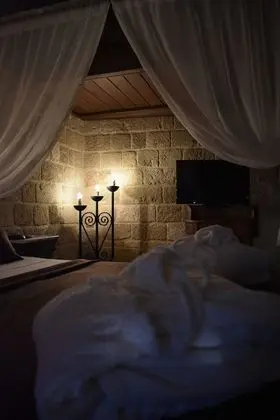 Süit, Ek Bina (Medieval)