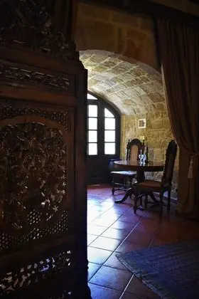 Süit, Ek Bina (Medieval)