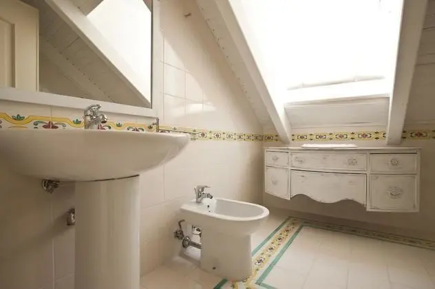 Tek Büyük Yataklı Oda, Penceresiz (Private External Bathroom)