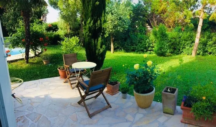 Romantic Tek Büyük Yataklı Oda, Teras, Bahçe Manzaralı