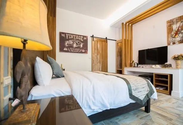 Deluxe Tek Büyük Yataklı Oda