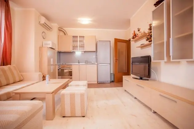 Apart Daire, 2 Yatak Odası, Küçük Mutfak