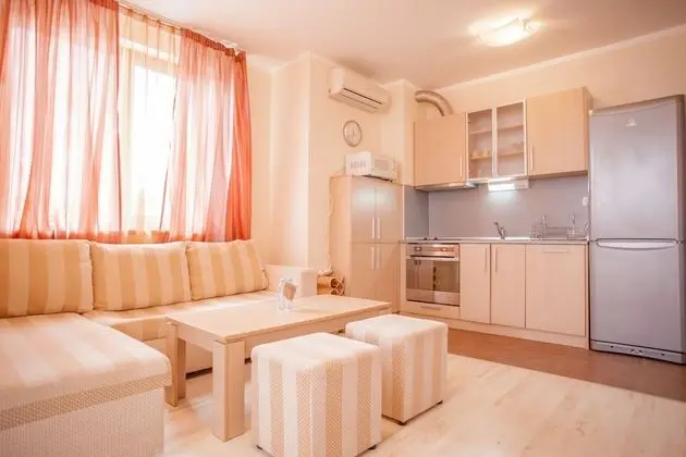 Apart Daire, 2 Yatak Odası, Küçük Mutfak