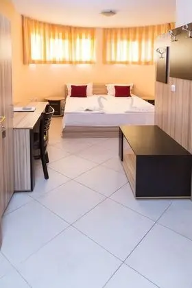 Tek Büyük veya İki Ayrı Yataklı Oda