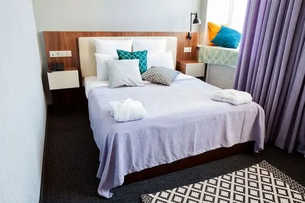 Standard Tek Büyük Yataklı Oda