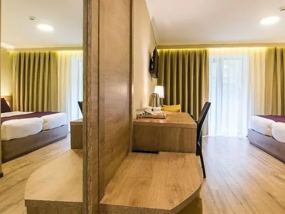 Standard Üç Kişilik Oda, Nehir Manzaralı