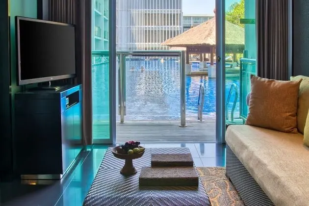 Deluxe Stüdyo Süit, Havuz Kullanımı (Deluxe Pool Access Suite)