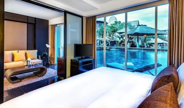 Deluxe Stüdyo Süit, Havuz Kullanımı (Deluxe Pool Access Suite)