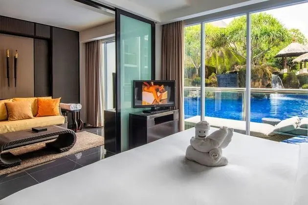 Deluxe Stüdyo Süit, Havuz Kullanımı (Deluxe Pool Access Suite)