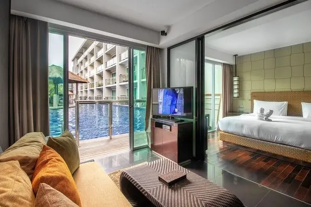 Deluxe Stüdyo Süit, Havuz Kullanımı (Deluxe Pool Access Suite)