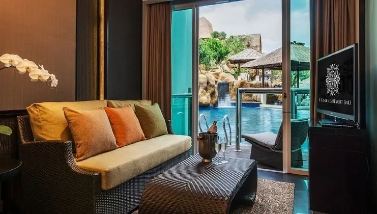 Deluxe Stüdyo Süit, Havuz Kullanımı (Deluxe Pool Access Suite)