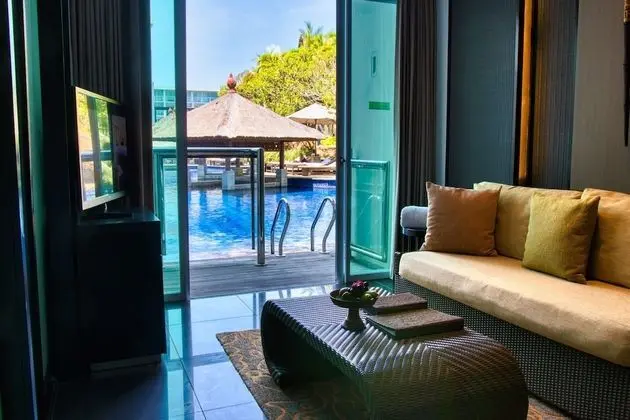 Deluxe Stüdyo Süit, Havuz Kullanımı (Deluxe Pool Access Suite)