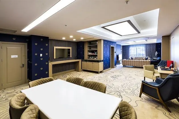 Presidential Suite, Bahçe Manzaralı