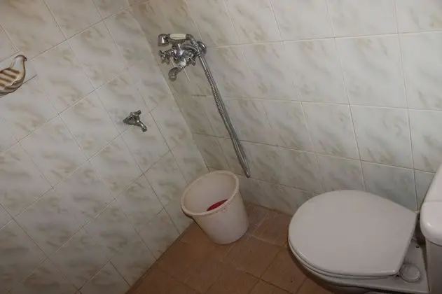 Economy Oda, Ortak Banyo