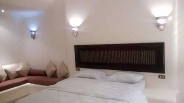 Senior Tek Büyük Yataklı Oda