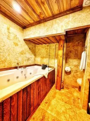Jakuzili Aile Odası, Şehir Manzaralı