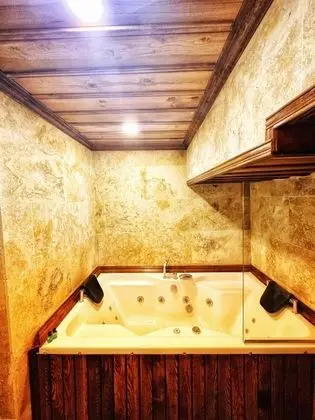 Jakuzili Aile Odası, Şehir Manzaralı