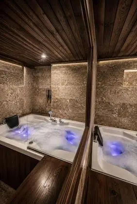 Jakuzili Cave Suite, Şehir Manzaralı, Jakuzili