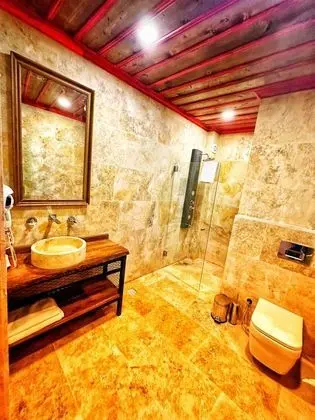 Özel Havuzlu Suit, Şehir Manzaralı, Jakuzili ve Balkonlu