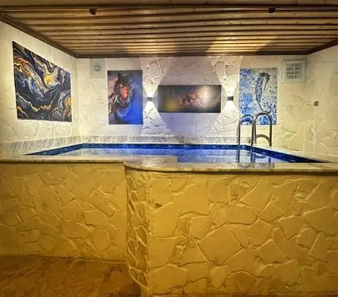 Özel Havuzlu Suit, Şehir Manzaralı, Jakuzili ve Balkonlu