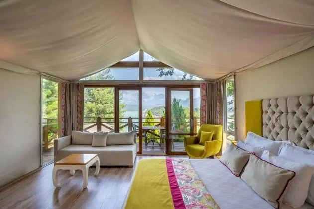 Safari Çadır Ev, Göl Manzaralı