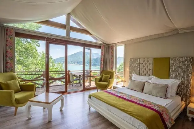 Safari Çadır Ev, Göl Manzaralı