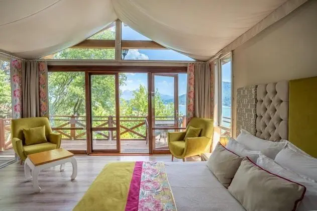 Safari Çadır Ev, Göl Manzaralı, Jakuzili