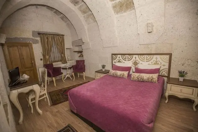 Delüks 1 Çift Kişilik Yatak