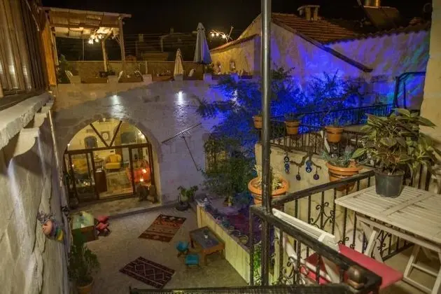 Honeymoon Tek Büyük Yataklı Oda