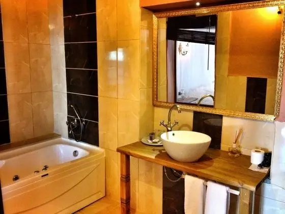 Honeymoon Tek Büyük Yataklı Oda