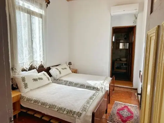Twin, Bahçe Manzaralı
