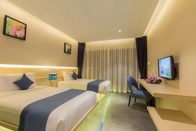 Deluxe Twin Bed Room