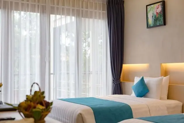 Deluxe Twin Bed Room