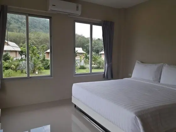 Pool Villa 3 bedroom Lake View
