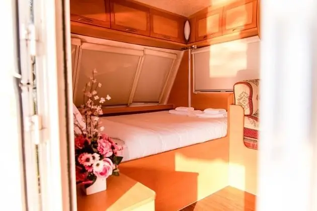 Superior Oda (Sleeper Car)