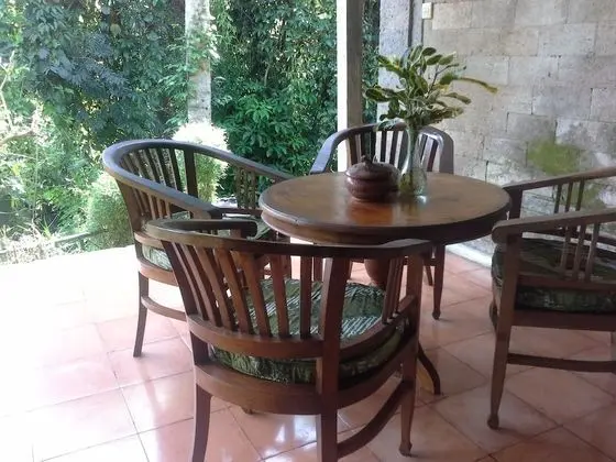Villa (Lily)